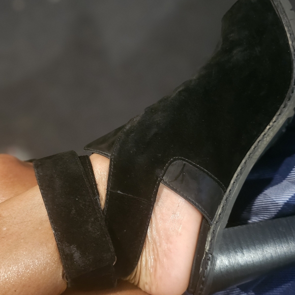 Zara Black Peep-Toe Sandals - Picture 2 of 6